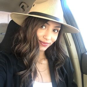 Meet your Posher, Abigail